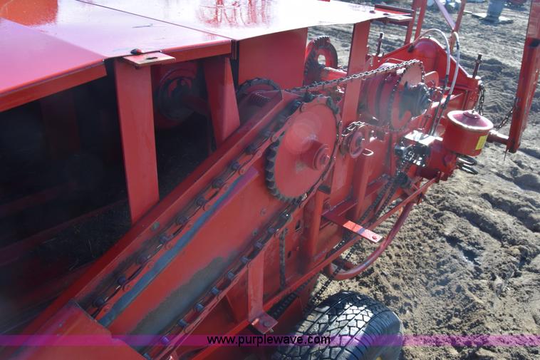 image for item BK9771 New Holland Hayliner 276 Square Baler