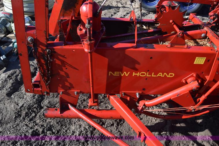 image for item BK9771 New Holland Hayliner 276 Square Baler