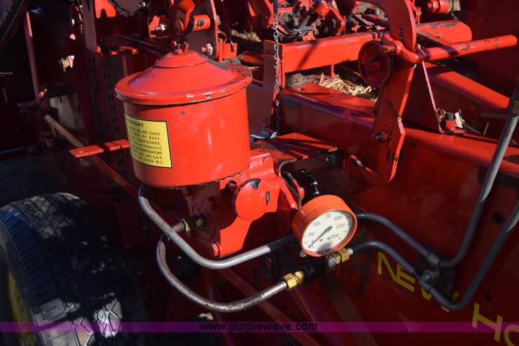 image for item BK9771 New Holland Hayliner 276 Square Baler