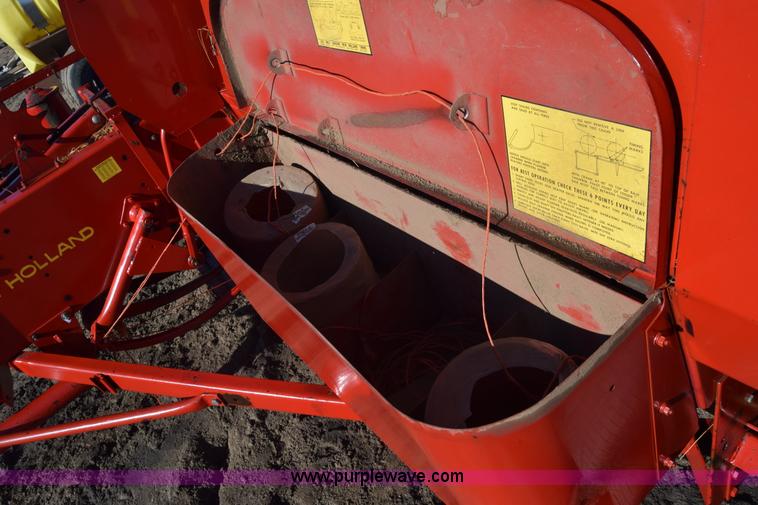 image for item BK9771 New Holland Hayliner 276 Square Baler