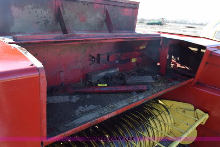 image for item BK9771 New Holland Hayliner 276 Square Baler