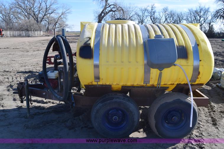 image for item BK9772 Liquid fertilizer cart