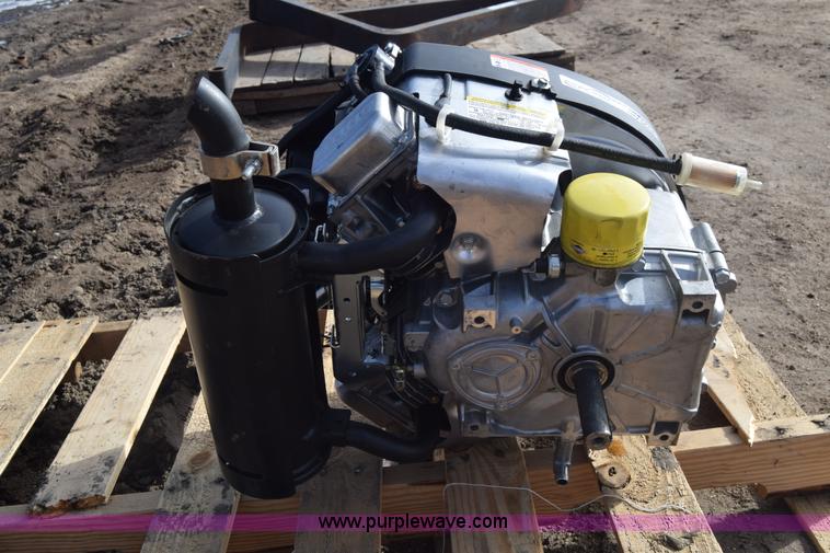 image for item BO9658 2013 Briggs & Stratton gas engine