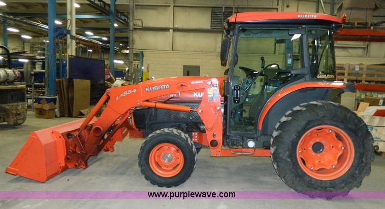 image for item BT9789 2011 Kubota L5740 MFWD tractor