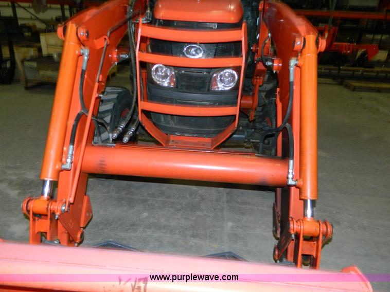 image for item BT9789 2011 Kubota L5740 MFWD tractor