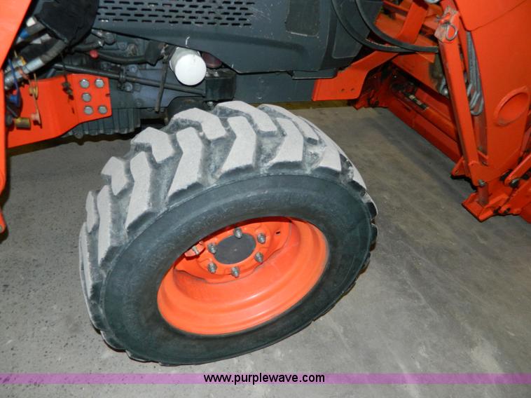 image for item BT9789 2011 Kubota L5740 MFWD tractor