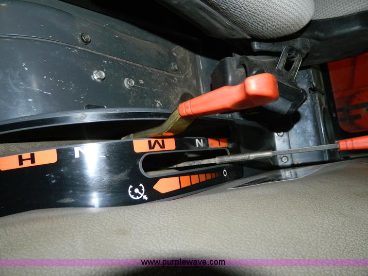 image for item BT9789 2011 Kubota L5740 MFWD tractor