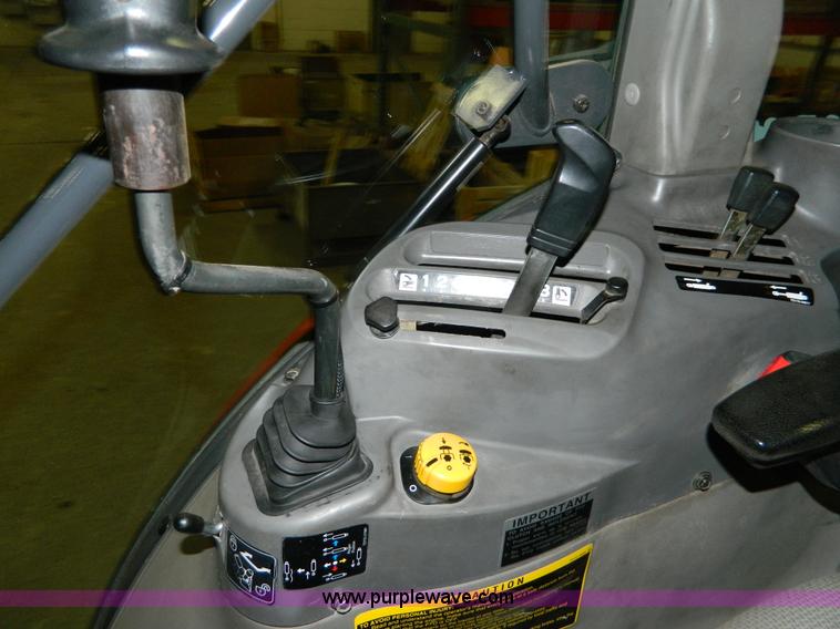 image for item BT9789 2011 Kubota L5740 MFWD tractor