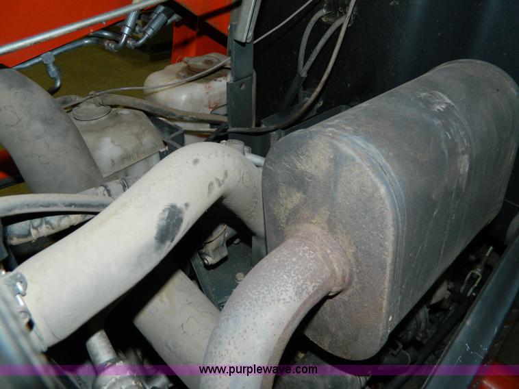 image for item BT9789 2011 Kubota L5740 MFWD tractor