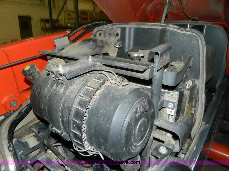 image for item BT9789 2011 Kubota L5740 MFWD tractor