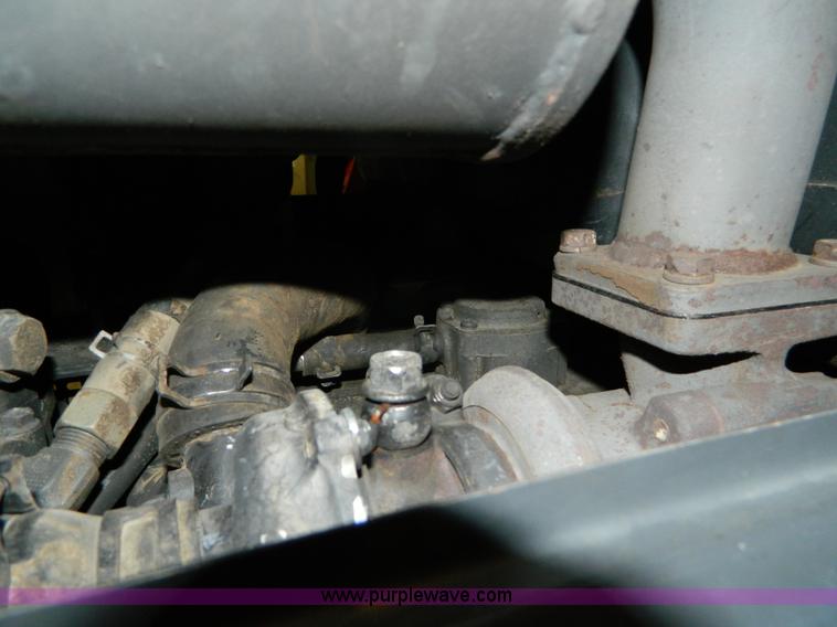 image for item BT9789 2011 Kubota L5740 MFWD tractor