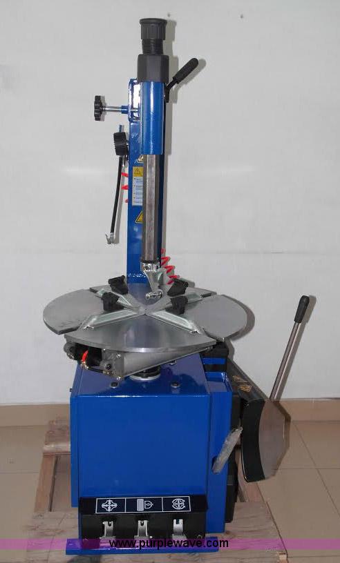 image for item E1263 Blue Viper rim clamp tire machine