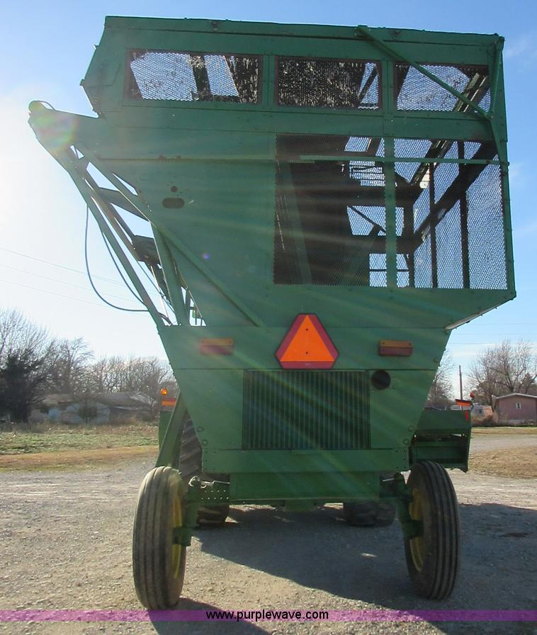 image for item I1823 1997 John Deere 7455 cotton stripper