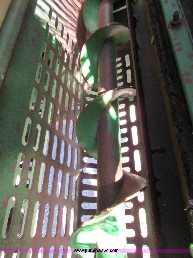 image for item I1823 1997 John Deere 7455 cotton stripper