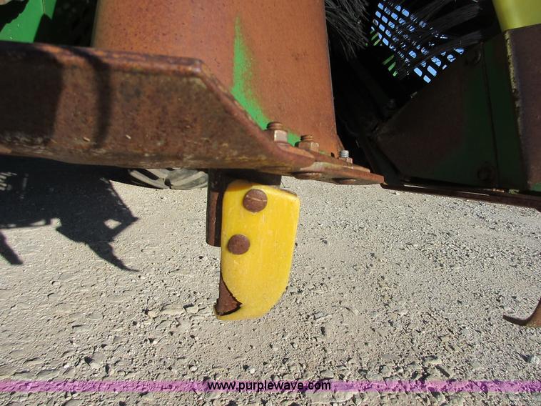 image for item I1823 1997 John Deere 7455 cotton stripper