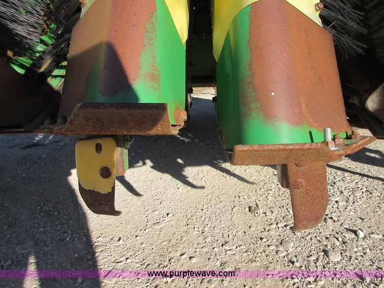 image for item I1823 1997 John Deere 7455 cotton stripper
