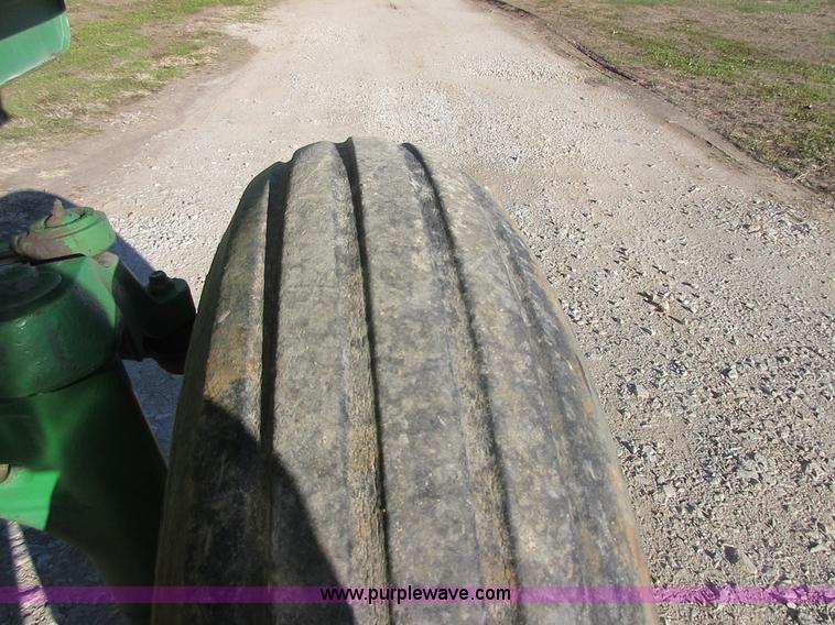 image for item I1823 1997 John Deere 7455 cotton stripper