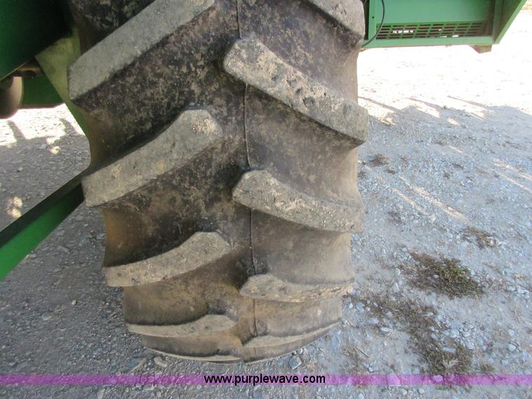 image for item I1823 1997 John Deere 7455 cotton stripper