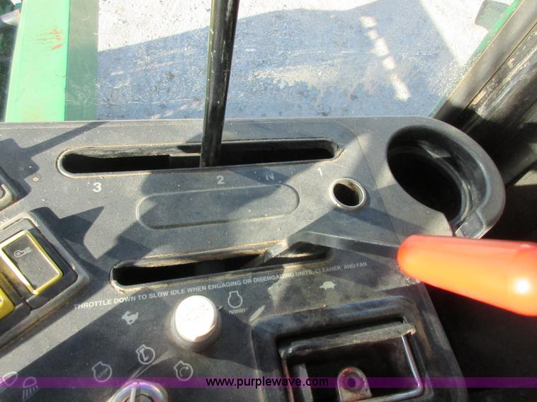 image for item I1823 1997 John Deere 7455 cotton stripper