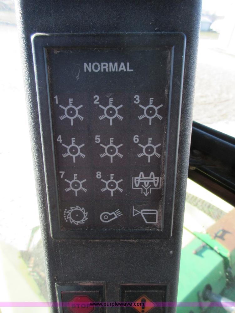 image for item I1823 1997 John Deere 7455 cotton stripper