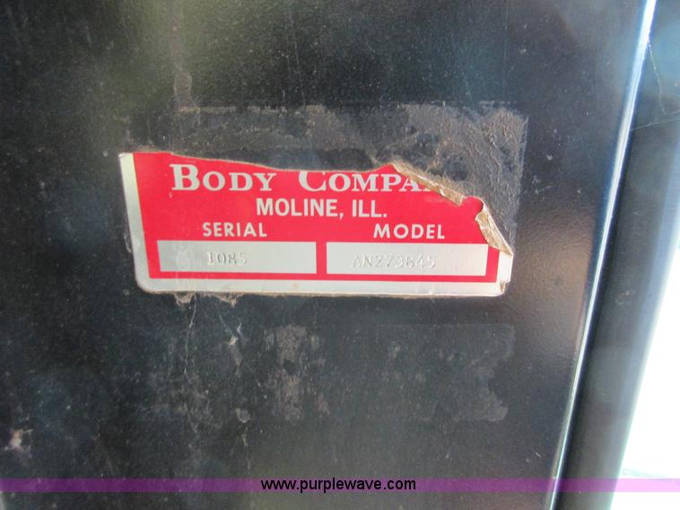 image for item I1823 1997 John Deere 7455 cotton stripper