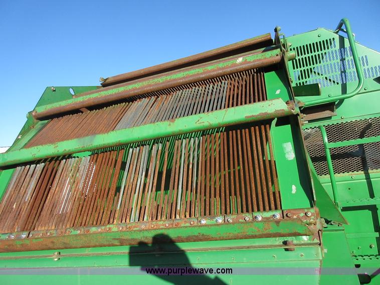 image for item I1823 1997 John Deere 7455 cotton stripper