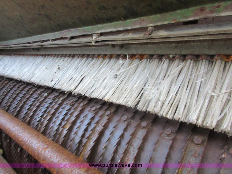 image for item I1823 1997 John Deere 7455 cotton stripper