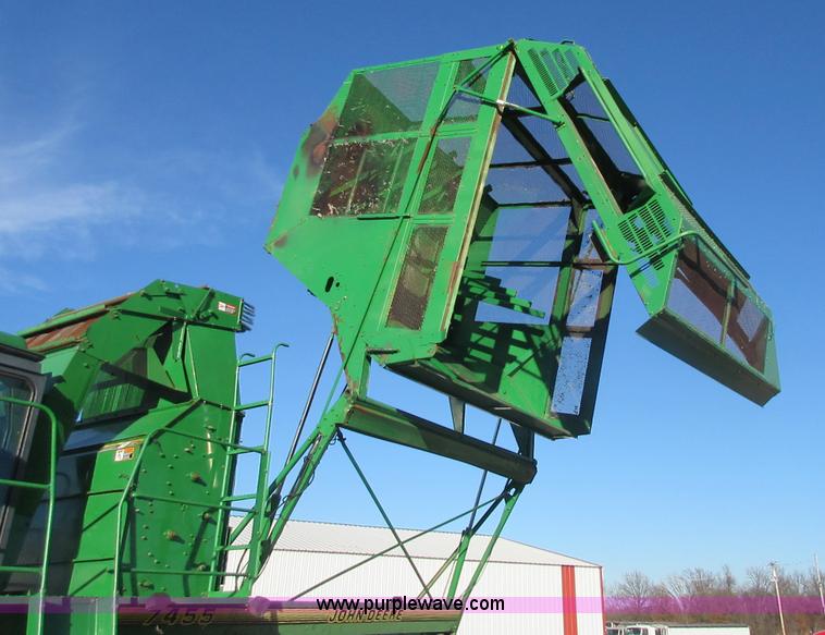 image for item I1823 1997 John Deere 7455 cotton stripper