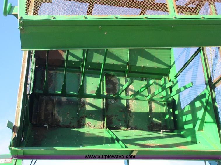 image for item I1823 1997 John Deere 7455 cotton stripper