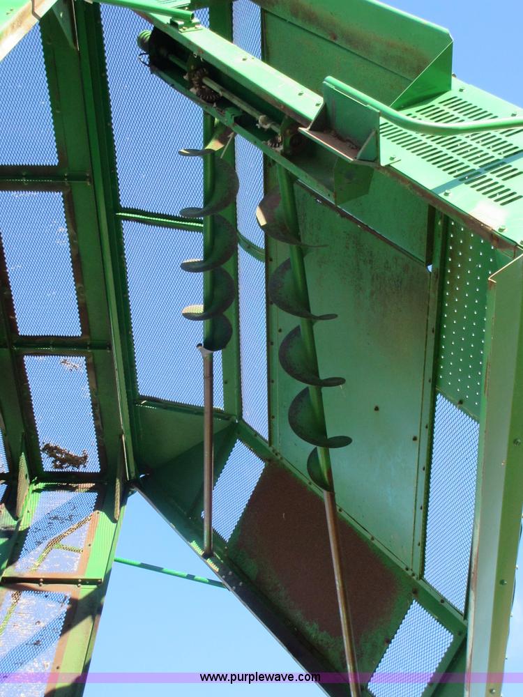 image for item I1823 1997 John Deere 7455 cotton stripper