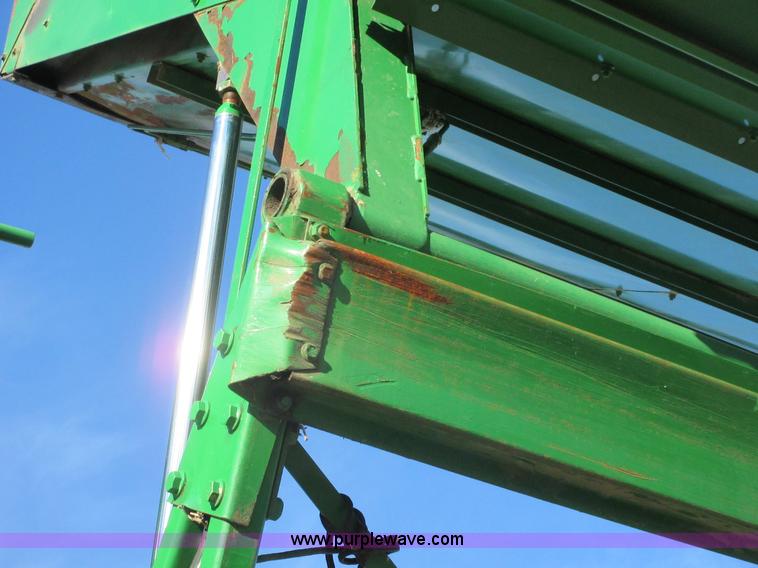 image for item I1823 1997 John Deere 7455 cotton stripper