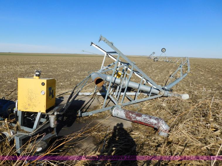 image for item J6834 2014 T-L center pivot irrigation system