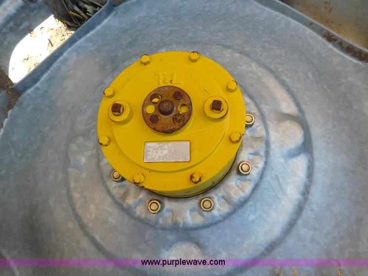 image for item J6834 2014 T-L center pivot irrigation system