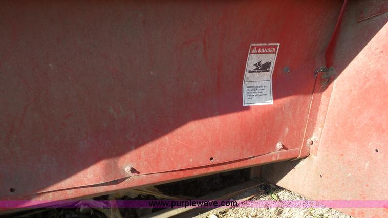 image for item J8400 1989 Case IH 1083 corn head