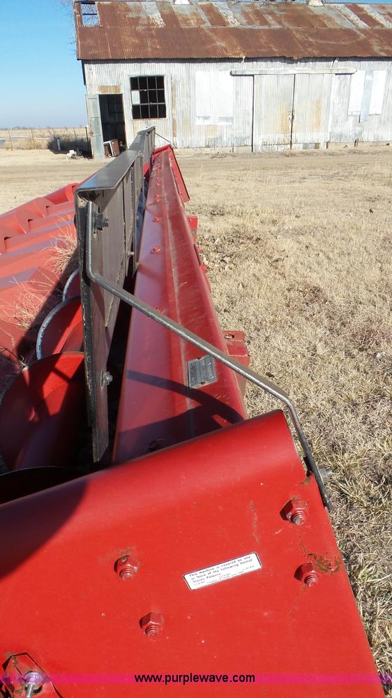 image for item J8400 1989 Case IH 1083 corn head