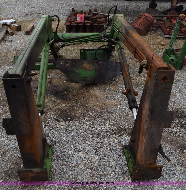 image for item L1024 John Deere loader
