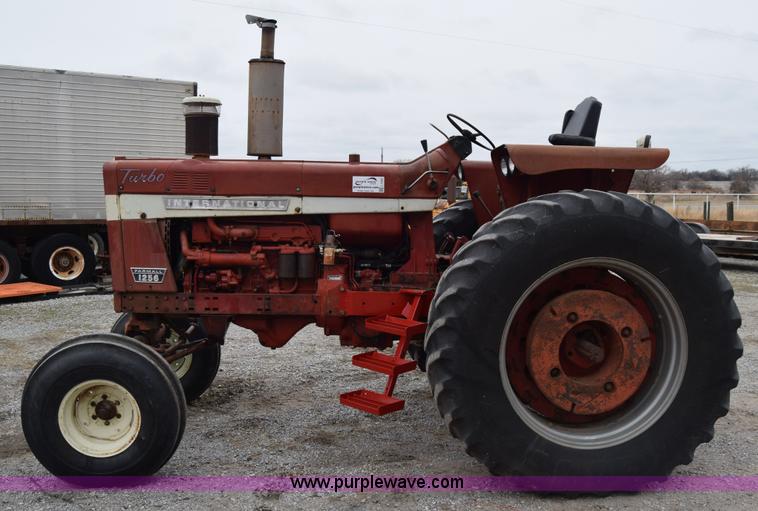 image for item L1025 International Farmall 1256 tractor