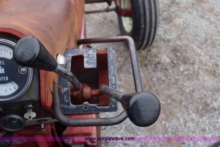 image for item L1025 International Farmall 1256 tractor