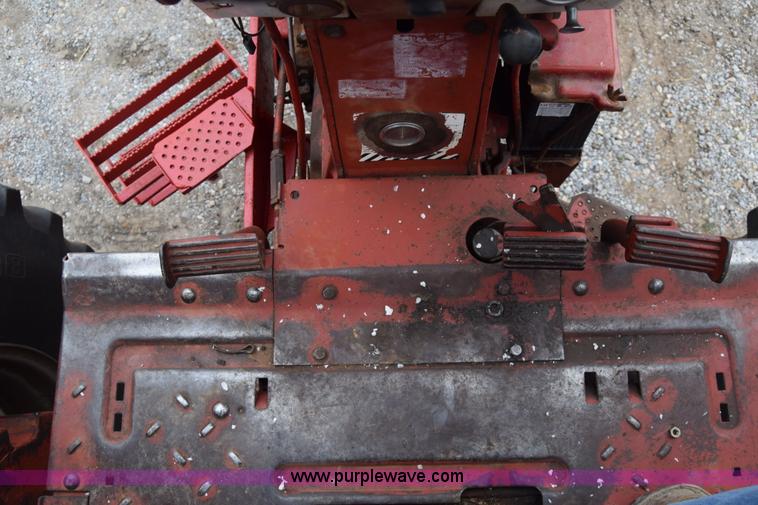 image for item L1025 International Farmall 1256 tractor