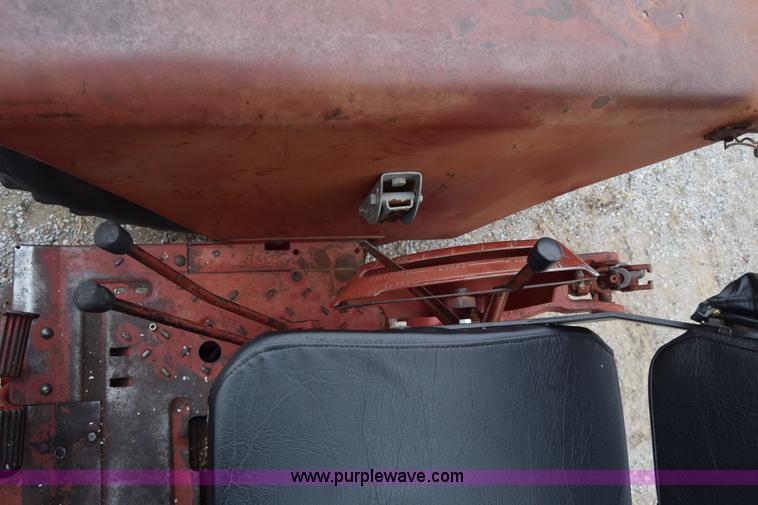 image for item L1025 International Farmall 1256 tractor