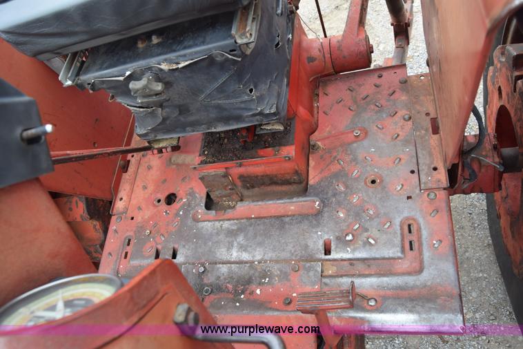 image for item L1025 International Farmall 1256 tractor