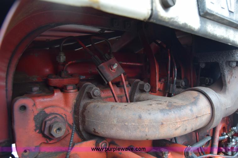 image for item L1025 International Farmall 1256 tractor