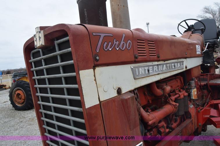 image for item L1025 International Farmall 1256 tractor