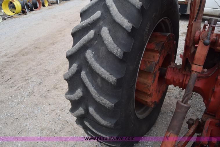 image for item L1025 International Farmall 1256 tractor