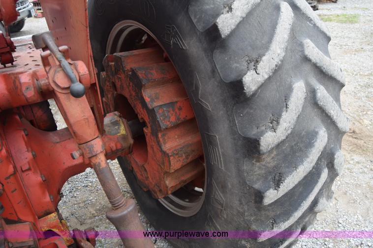 image for item L1025 International Farmall 1256 tractor