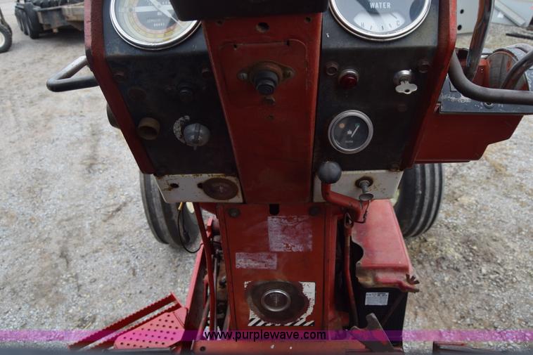 image for item L1025 International Farmall 1256 tractor