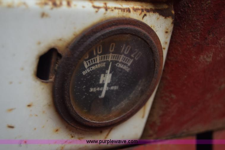 image for item L1025 International Farmall 1256 tractor