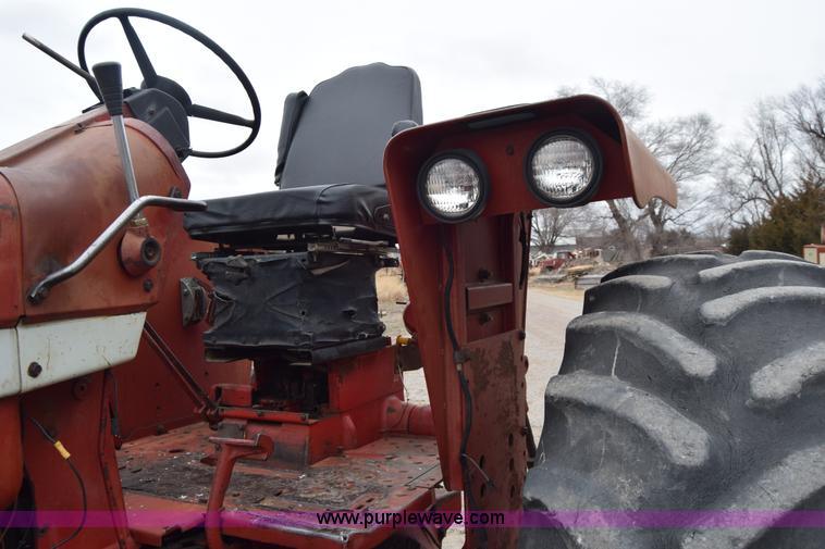 image for item L1025 International Farmall 1256 tractor