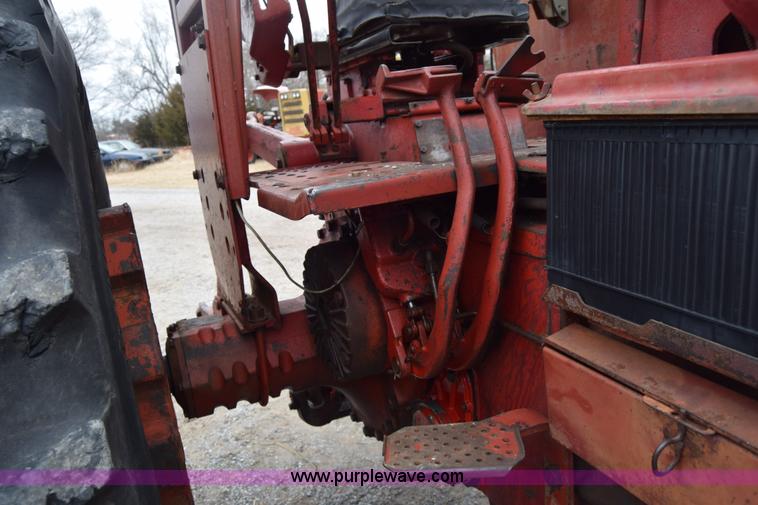 image for item L1025 International Farmall 1256 tractor