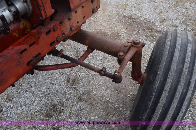 image for item L1025 International Farmall 1256 tractor